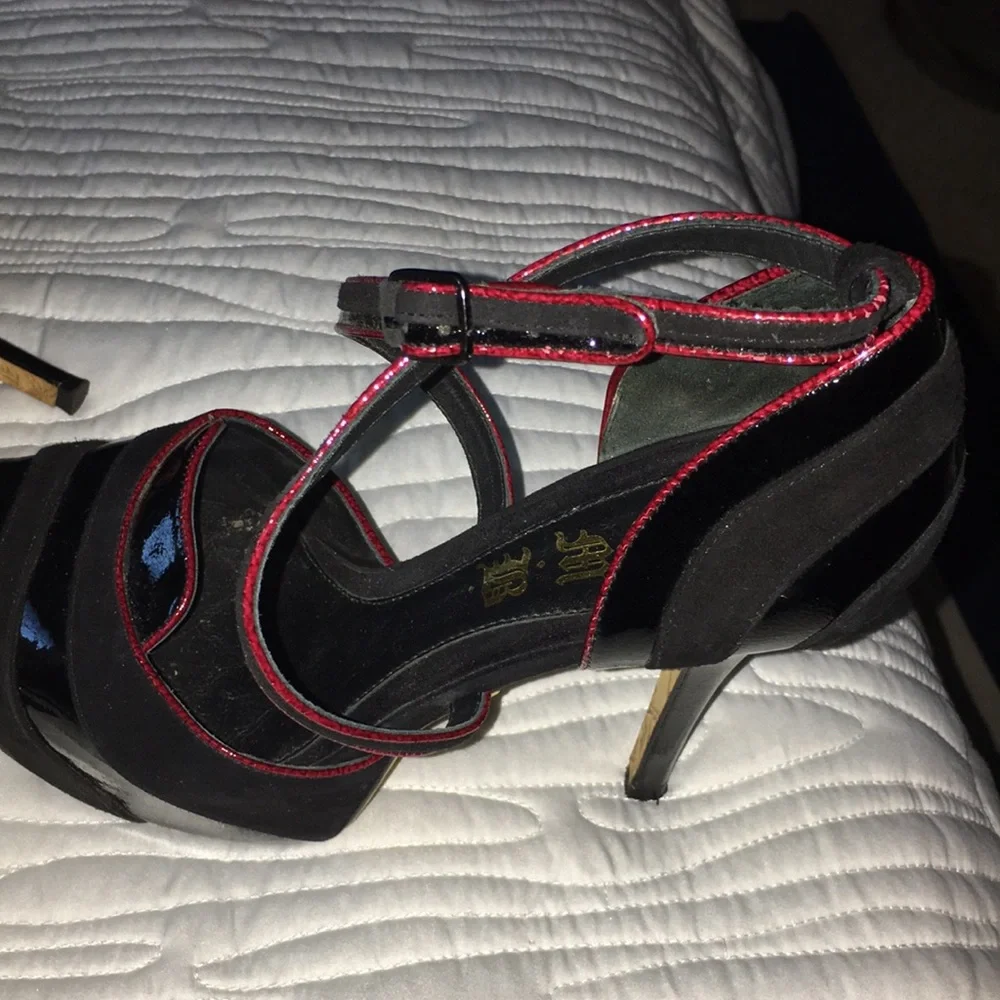 LAMB STILETTOS - Picture 7 of 7
